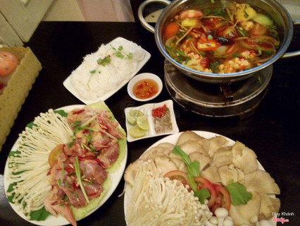 Lẩu Nấm Gà