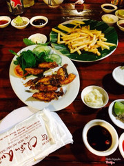 Mực trứng và khoai tây chiên