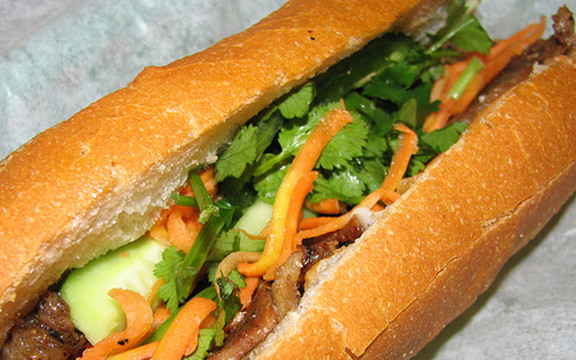 Bánh Mì Khoa Thủy Sản
