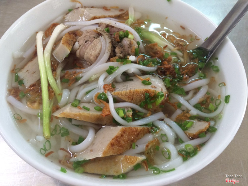 Bánh canh chả cá giò heo