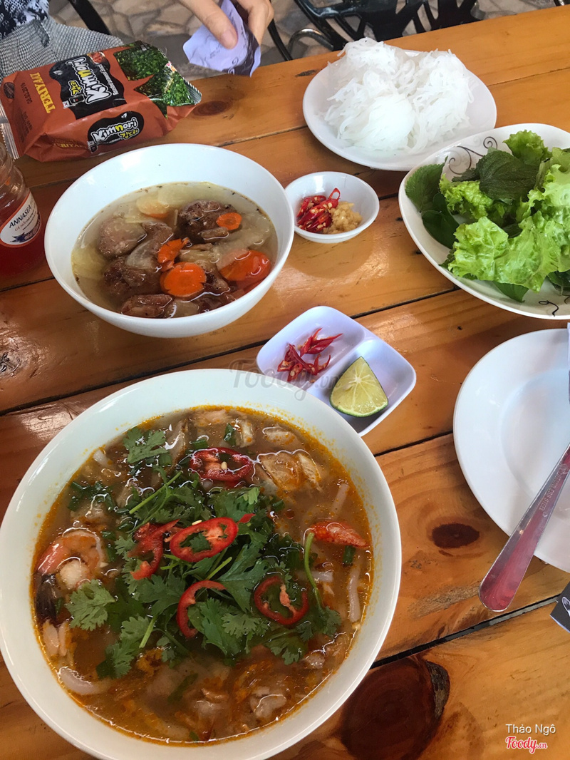 Bún chả hà nội và bánh canh cua