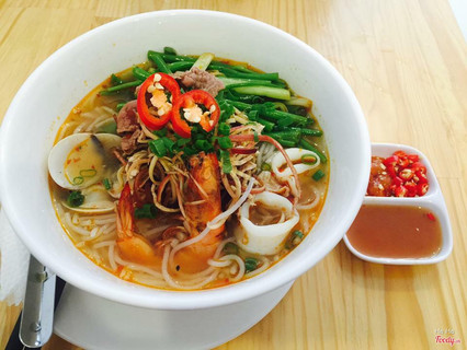 Quan Bun Hai San Voler Food