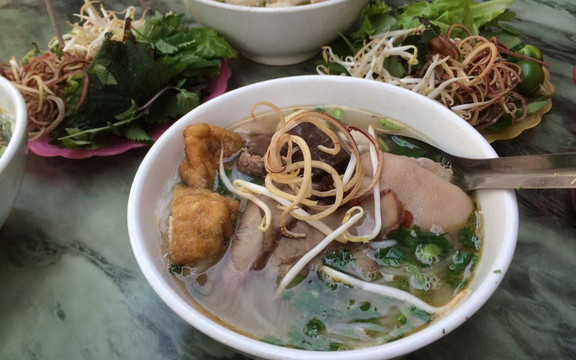 Bún Bò Giò Heo