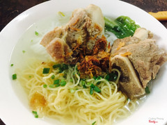 Hủ tíu mì sườn