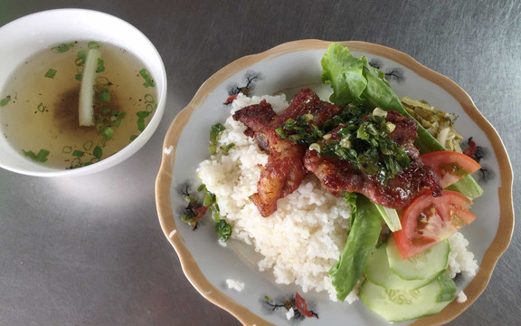 Quang Đỉnh - Cơm Bình Dân