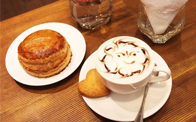 Tina - Coffee & Cake