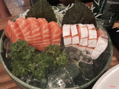 sashimi cá hồi - bụng cá hồi