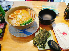 Còn mì ramen thì hơi mặn