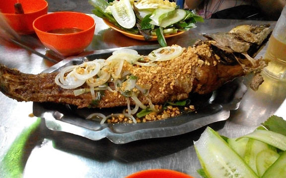 Hàng Dừa - Bò Nướng, Cá Lóc Nướng