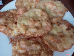 Bánh tôm, giá 86.000d/dĩa