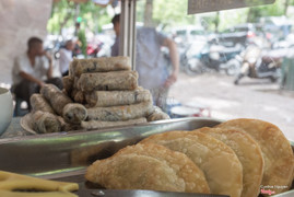 Bánh gối & nem chay