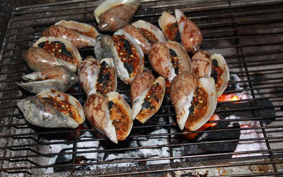 Ốc Nóng - Trứng Cút Lộn