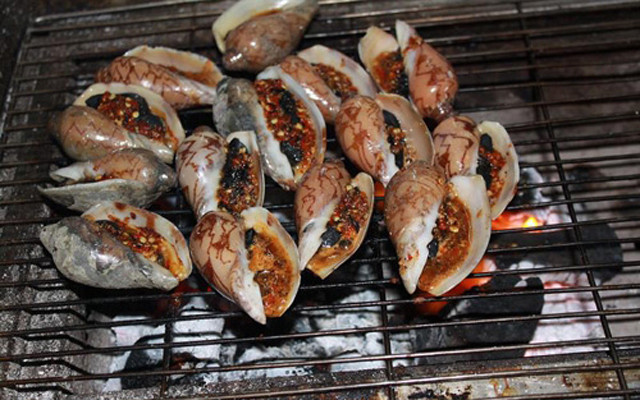 Ốc Nóng - Trứng Cút Lộn