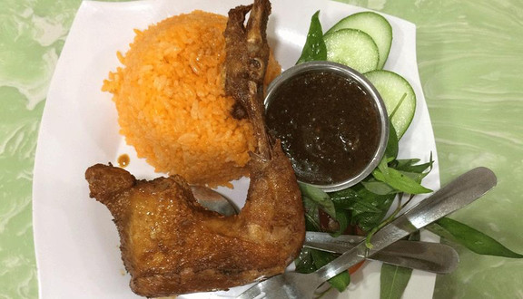 Cơm Gà Xối Mỡ & Cơm Chiên
