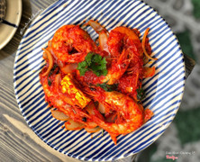 Tôm sú áp chảo sốt Cajun (98k)