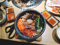 Khoái cái món đá nóng này 😍😍 không gian NH tuyệt lắm ợ 