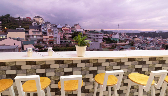 Mr Lee Dalat House