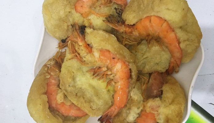 Cô Minh - Bánh Tôm Và Ăn Vặt