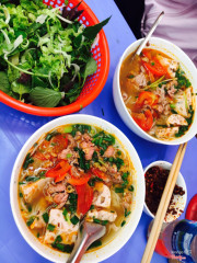 Nước dùng thơm, ngọt và rất vừa vị. Đi muộn nên hết nhiều thứ nên chưa thấy tròn vị