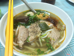 Bún bò bắp chả