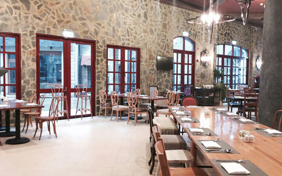 Nhà Hàng La Crique & Café Postal