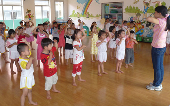 Nhóm Lớp Tư Thục Ánh Sao