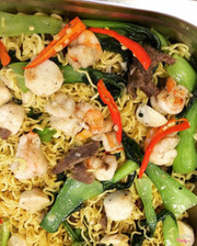 Mì xào hải sản bao ngon lun , thơm nức  tiếc là được ăn có xíu mà mấy khách khác đã ăn hết rồi! 👍🏼😌