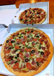 THỨ 3 BUY 1 FREE 1 thưởng thức pizza thả ga ^^