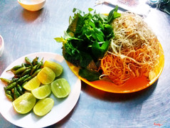 Chanh ớt và rau sống