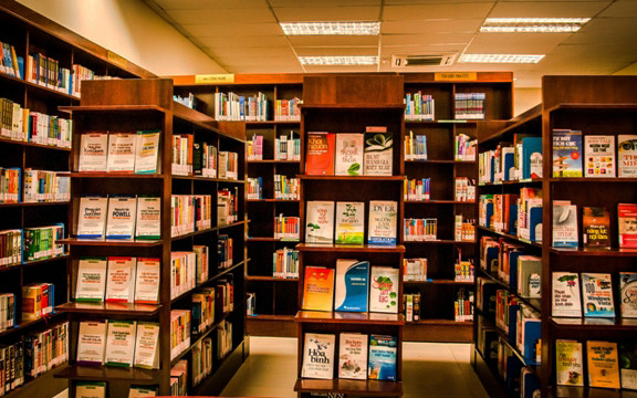 Trung Tâm Hoa Kì - Thư Viện Học & Đọc Sách