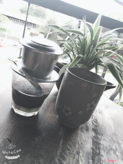 Không gian quán thoáng mát. Tôi thích vị cafe ở đây. Pha đắng hợp khẩu vị 😍. Giá cả ok không mắc 