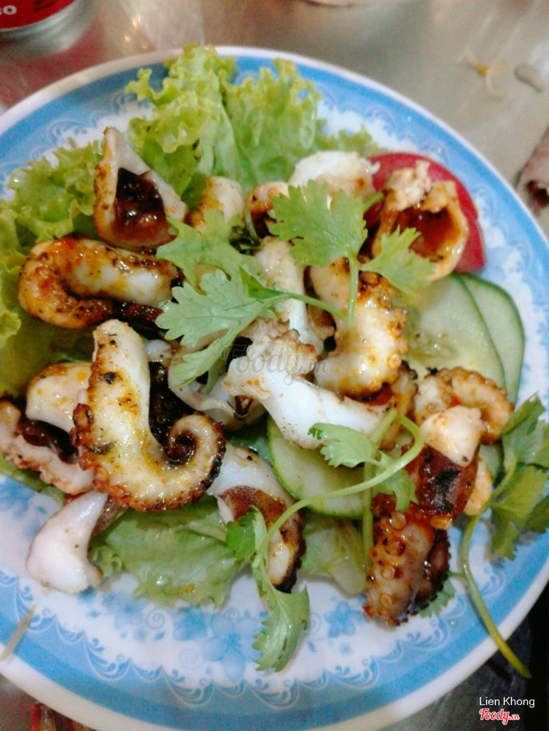 Bạch tuộc nướng sa tế