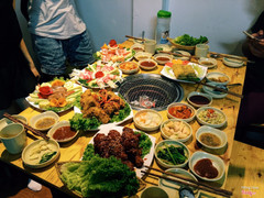 Cả bàn này hết có 700k nhé