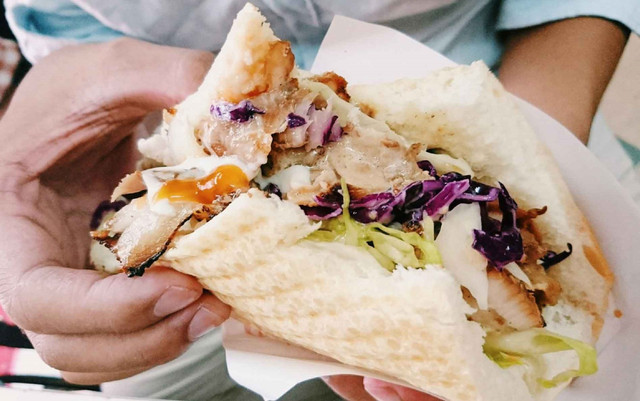 Tuấn Hoa - Bánh Mì Pate & Doner Kebab - 121 Quan Nhân