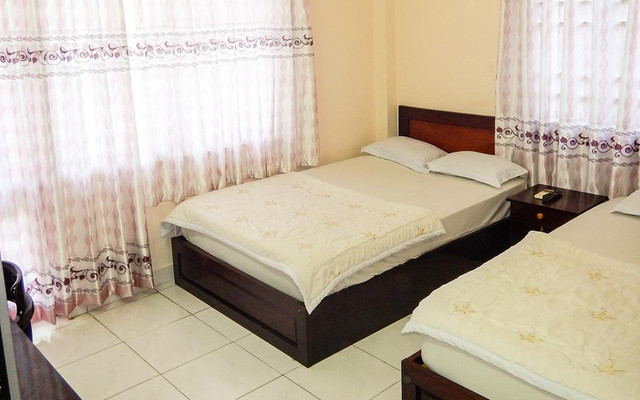 Yellow Hotel