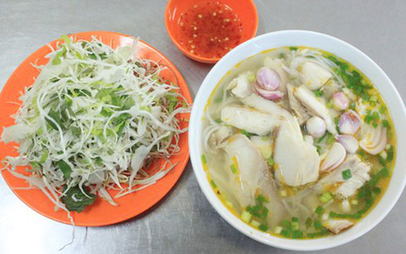 Bánh Canh Đèn Dầu