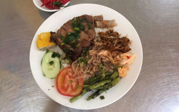 Lan Anh - Cơm Bình Dân - Khuất Duy Tiến