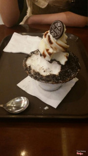 Quán trang trí đẹp, khá rộng, menu phong phú. Mình ưng bựng Oreo nhất, nhìn nhỏ nhưng ăn khá nhiều, ngon