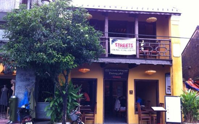 Đường Phố - STREETS Restaurant & Café