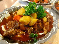 Lưỡi, bắp Bò nấu Rượu Vang - Bánh Mì. ☎️ Tư vấn tiệc: 0969678745