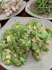 Khổ qua xào trứng