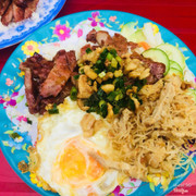 Cơm sườn trứng