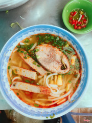 Bánh canh cá ngừ, chả cá 30k