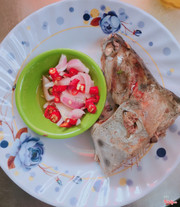 Đầu cá ngừ gọi thêm 20k