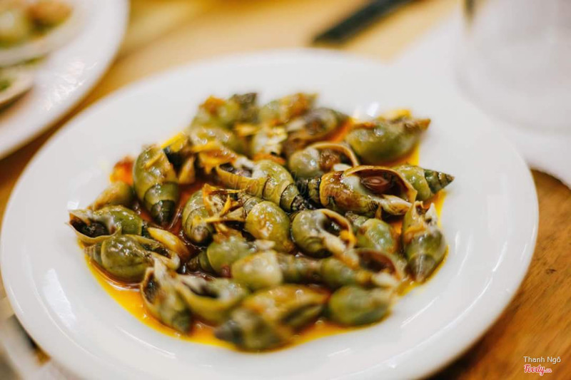 Ốc cà na xào me
