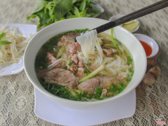 Phở t&#225;i nạm