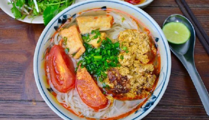 QNaNa - Bún Riêu - Đường 3 Tháng 2