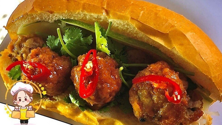 Cô Tư - Bánh Mì, Xôi Gà & Cơm Gà - Huỳnh Văn Lũy