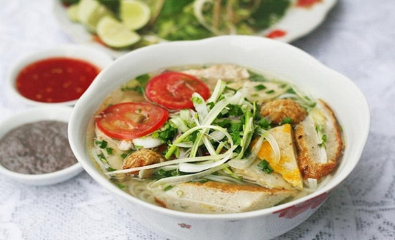 Ăn Sáng Mẹ Cá - Bánh Canh & Bún Mọc - Lò Siêu