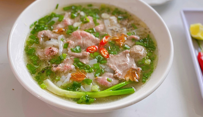 Phở Gia Truyền Kim Phú - Lương Định Của